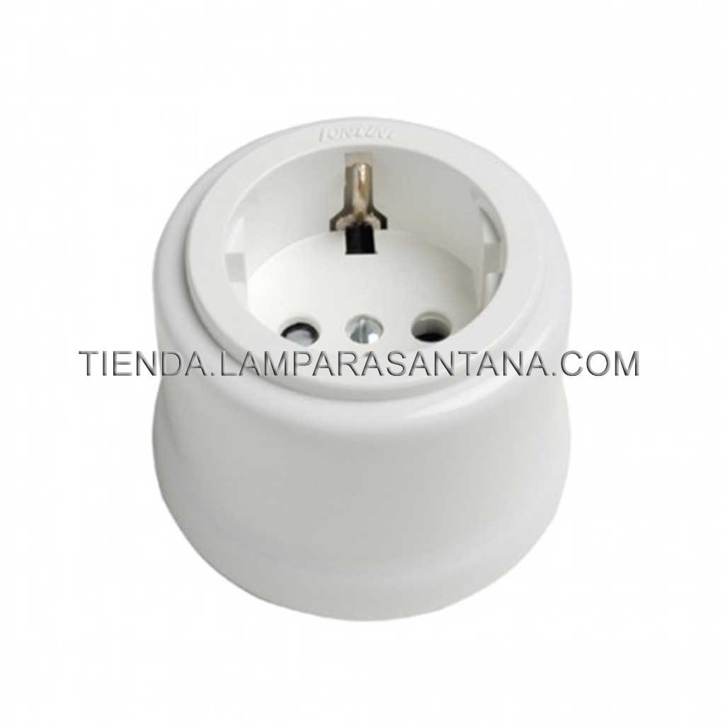 Enchufe-ceramico-superficie-con-toma-de-tierra-serie-garby-03.jpg